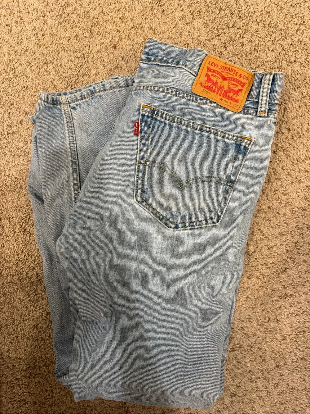 Levi's Men’s Light Blue Denim Relaxed Jeans with Leather Patch
